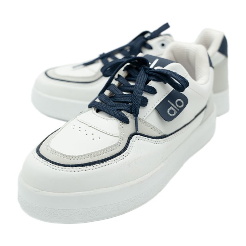 سفید سرمه ای